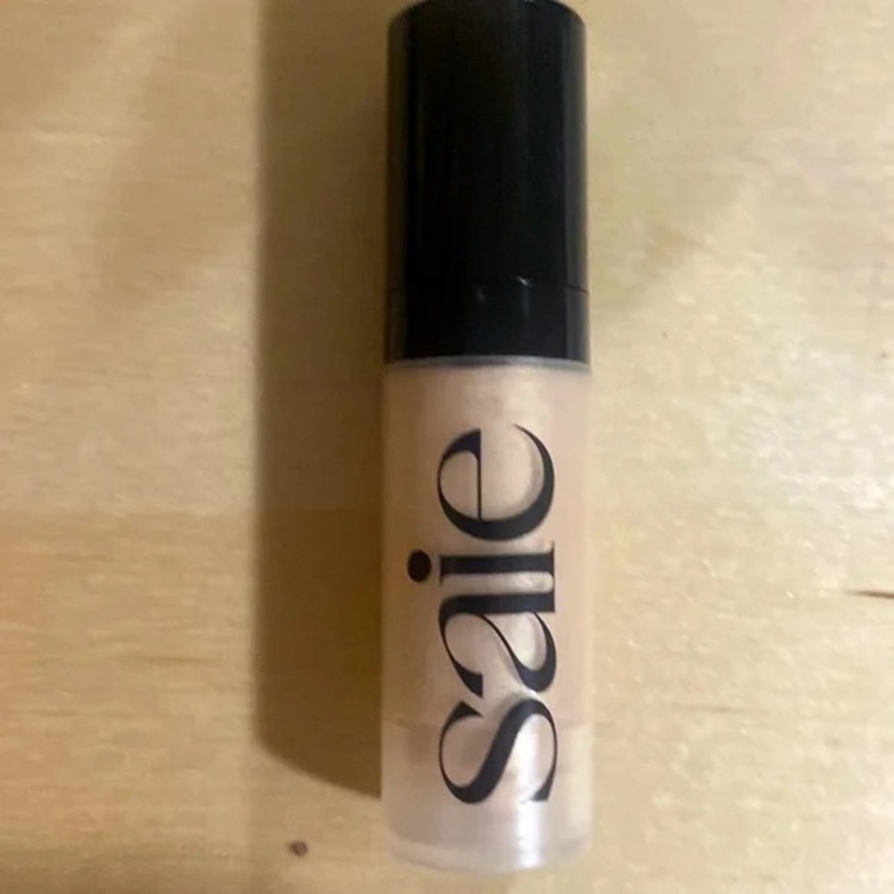 Saie Super Glowy Gel in Starglow